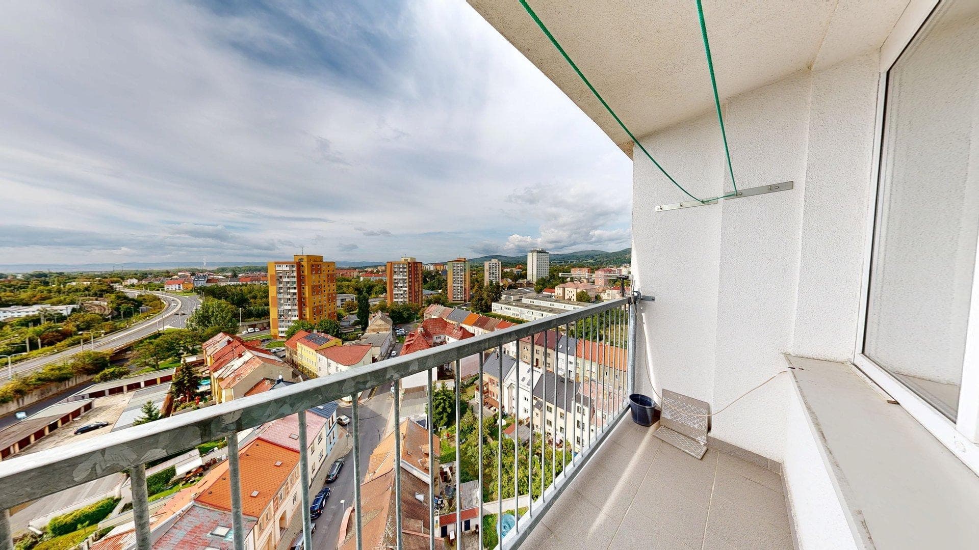 Lodžie s panoramatickým výhledem na Chomutov
